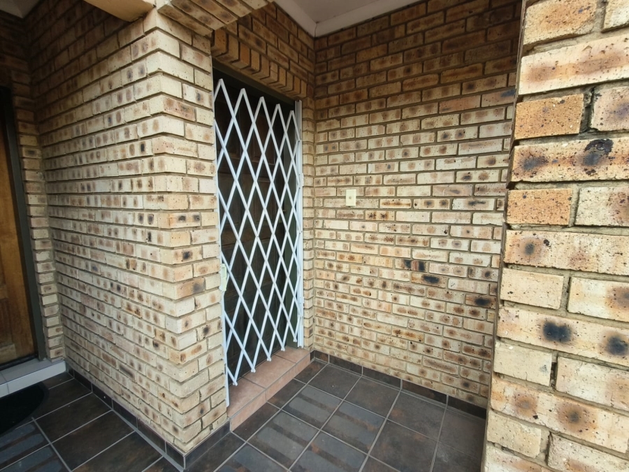 2 Bedroom Property for Sale in Vaalpark Free State